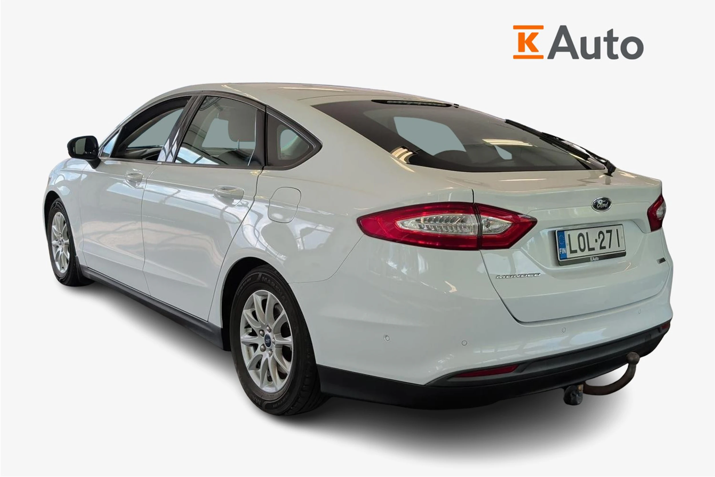 valkoinen Ford Mondeo 2018 kuva 2.