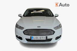 valkoinen Ford Mondeo 2018 kuva 4.
