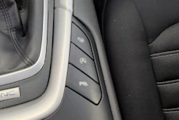valkoinen Ford Mondeo 2018 kuva 19.