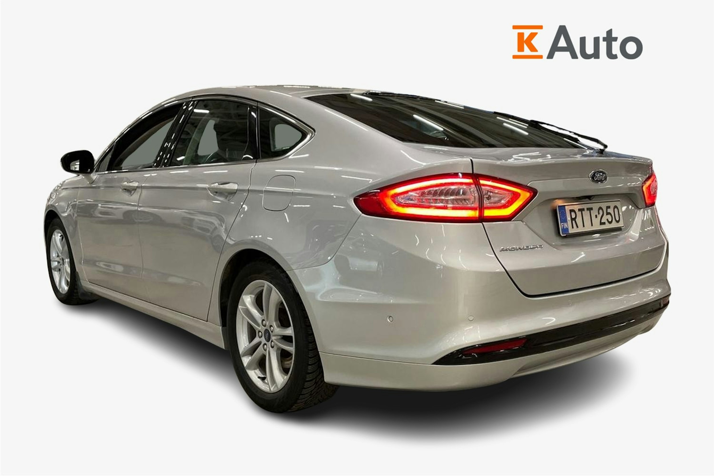 met. harmaa Ford Mondeo 2018 kuva 2.