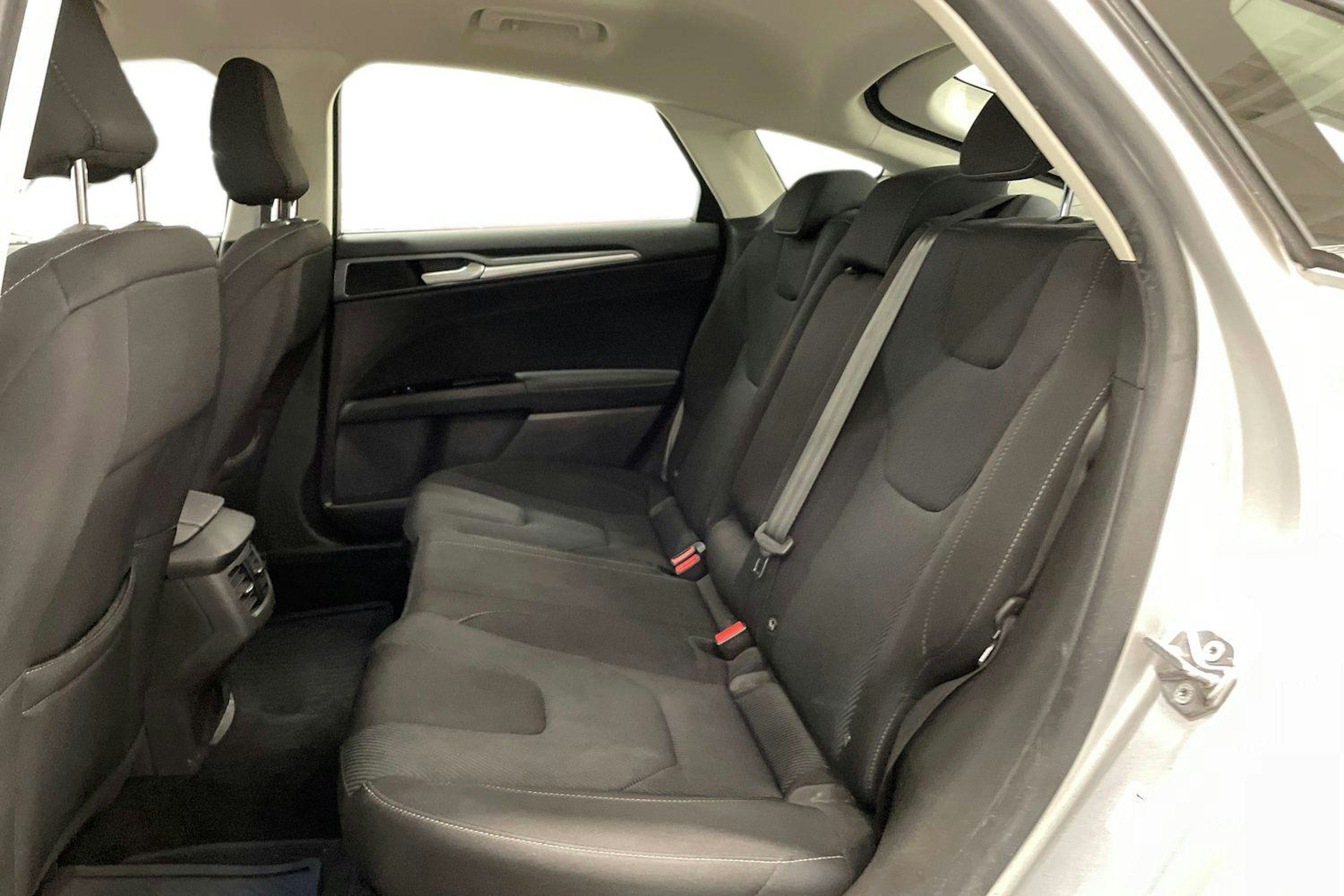 met. harmaa Ford Mondeo 2018 kuva 10.