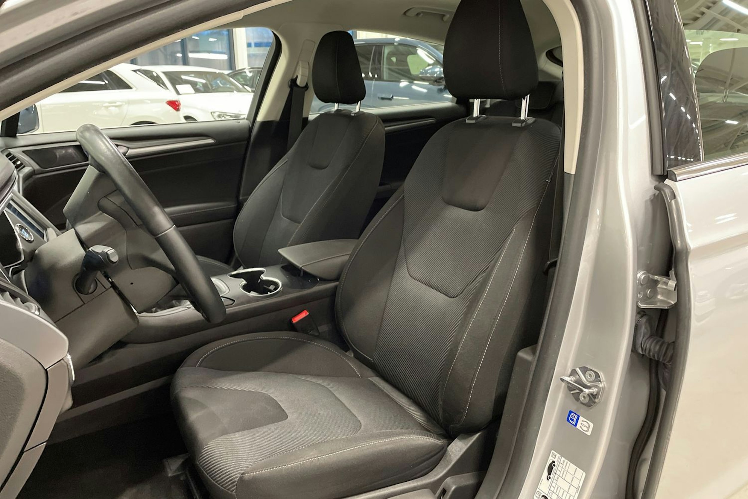 met. harmaa Ford Mondeo 2018 kuva 14.