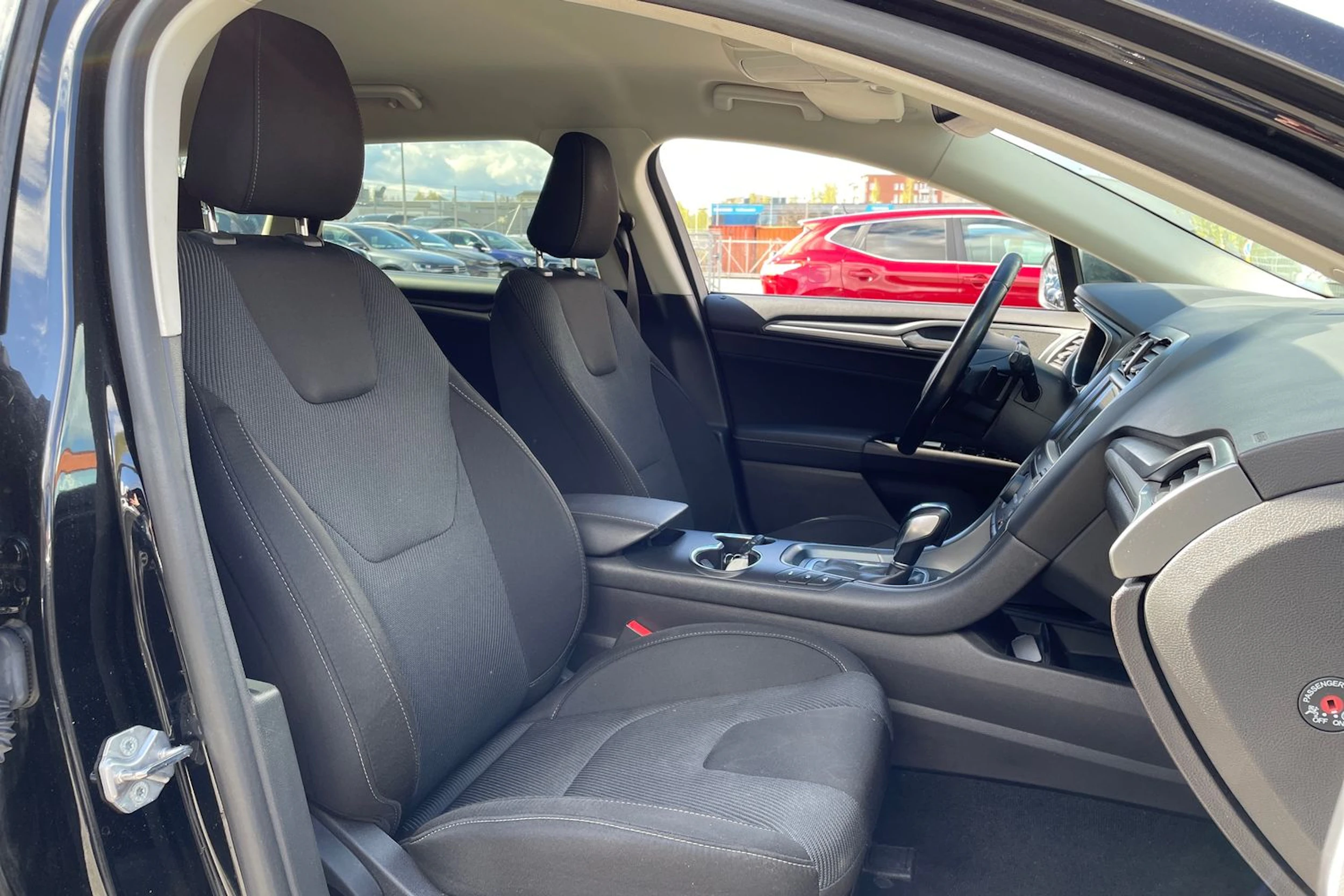 musta Ford Mondeo 2018 kuva 23.