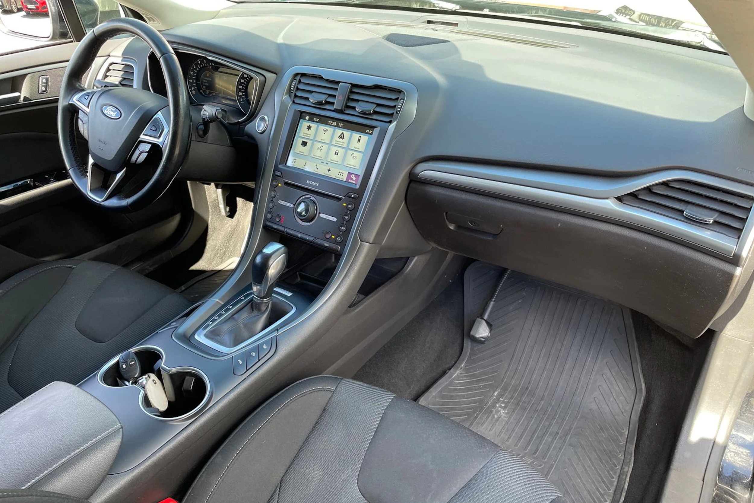 musta Ford Mondeo 2018 kuva 24.