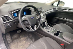 Valkoinen Ford MONDEO 2019 kuva 3.