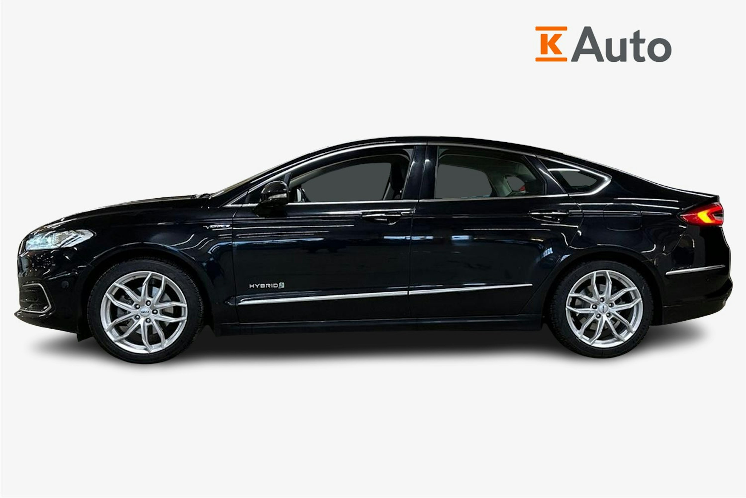 musta Ford Mondeo 2019 kuva 6.