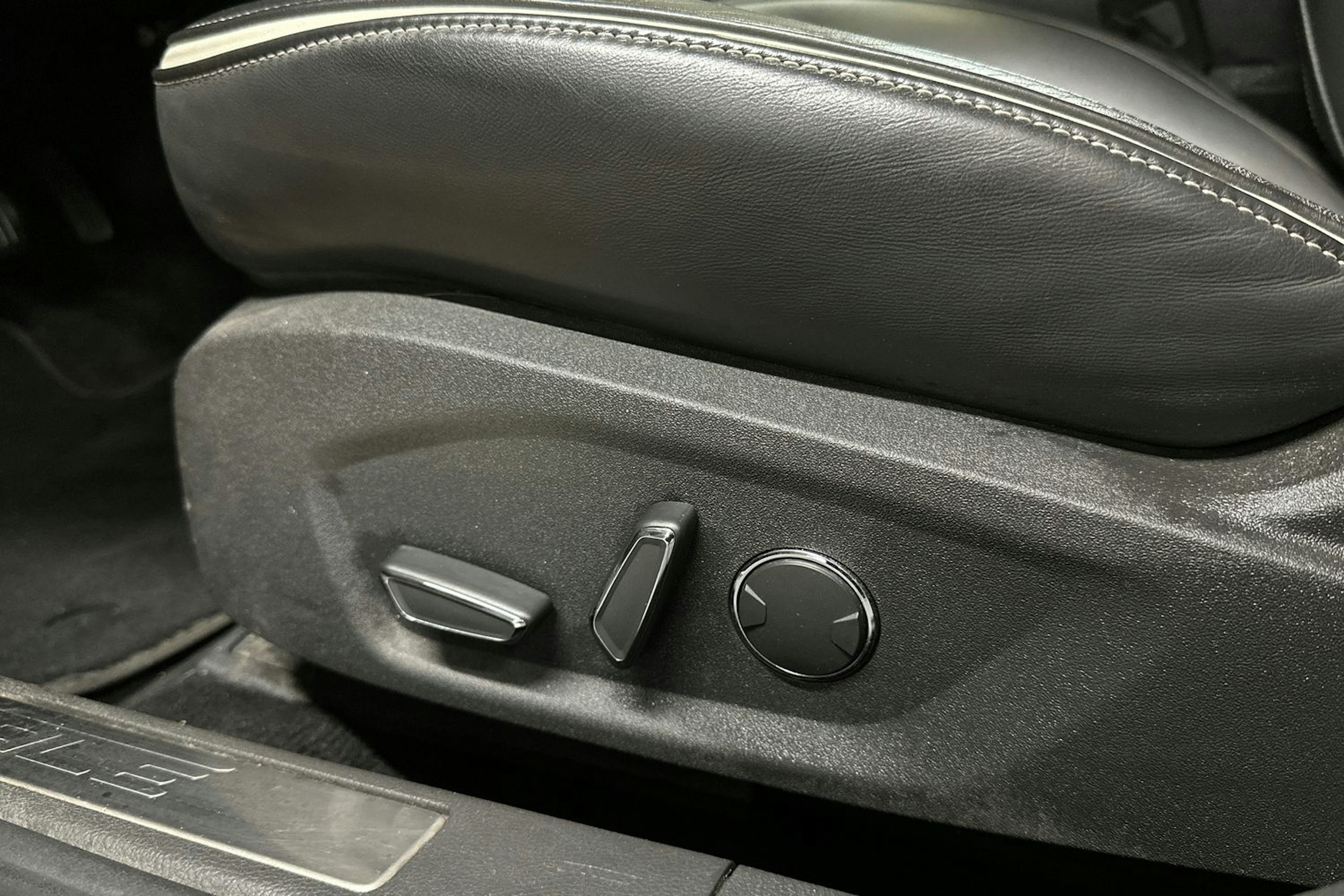 musta Ford Mondeo 2019 kuva 16.