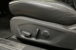 musta Ford Mondeo 2019 kuva 16.