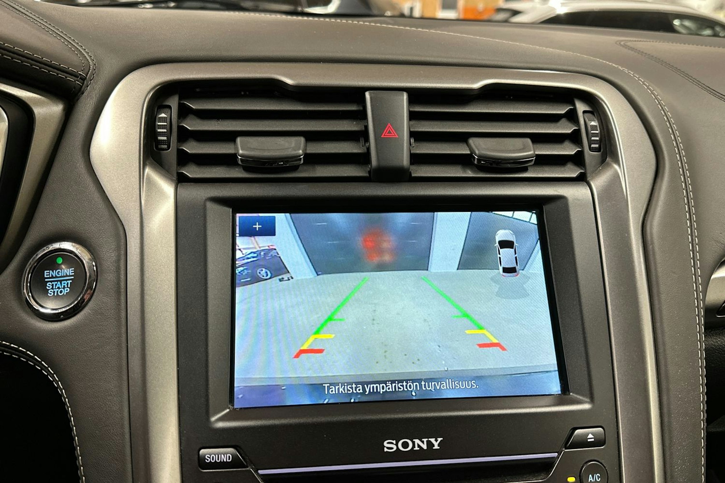 musta Ford Mondeo 2019 kuva 18.