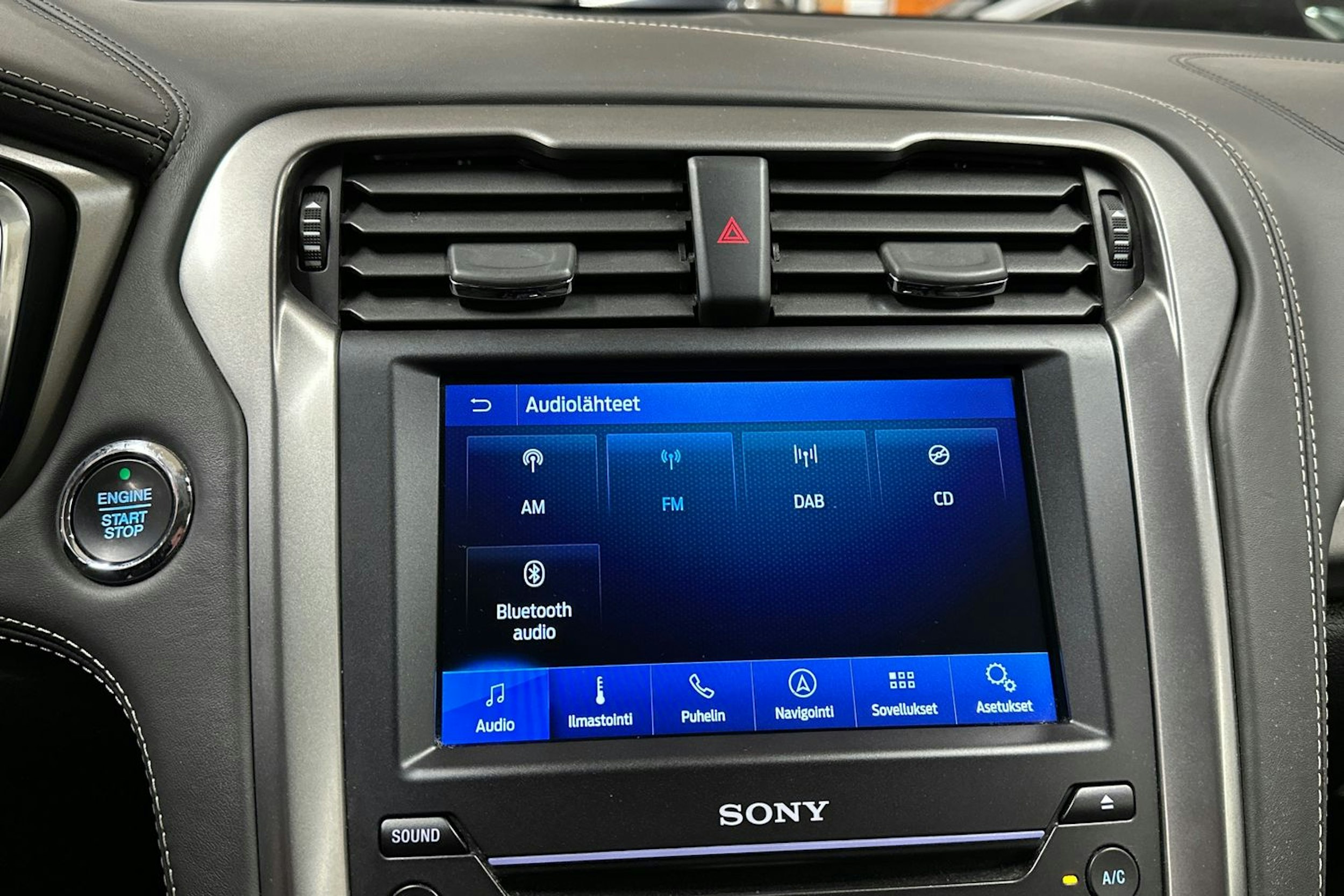 musta Ford Mondeo 2019 kuva 19.