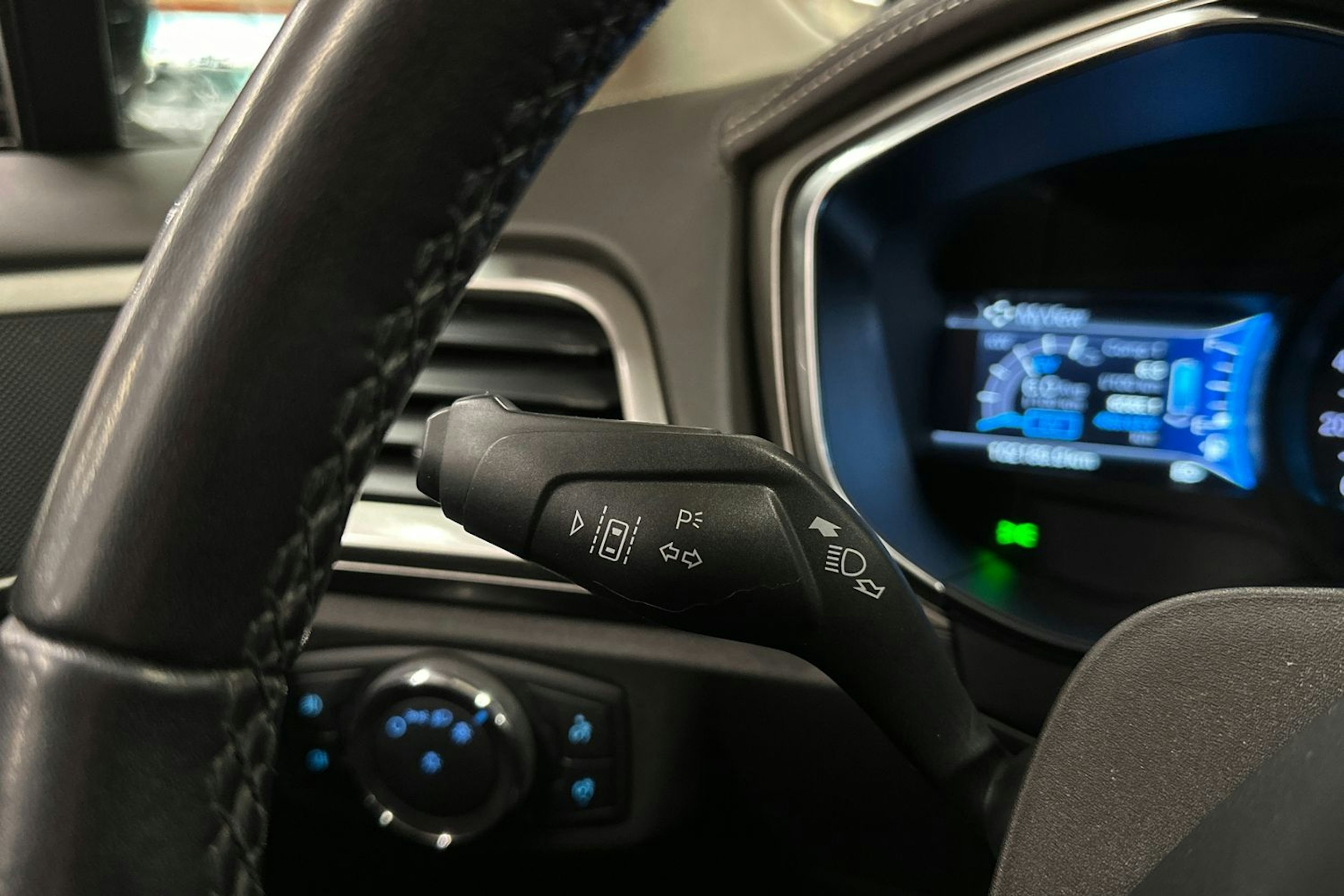 musta Ford Mondeo 2019 kuva 25.