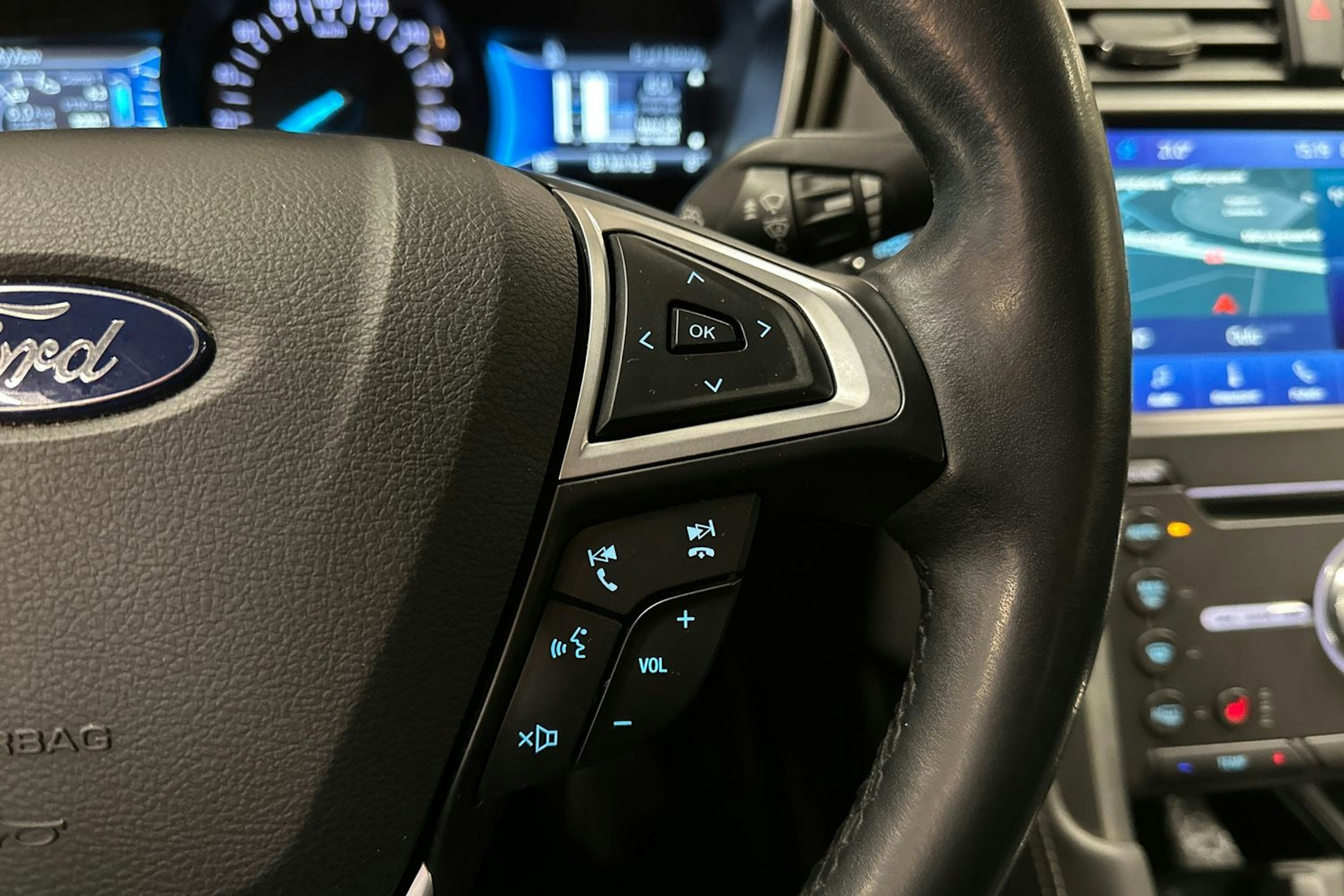 musta Ford Mondeo 2019 kuva 28.