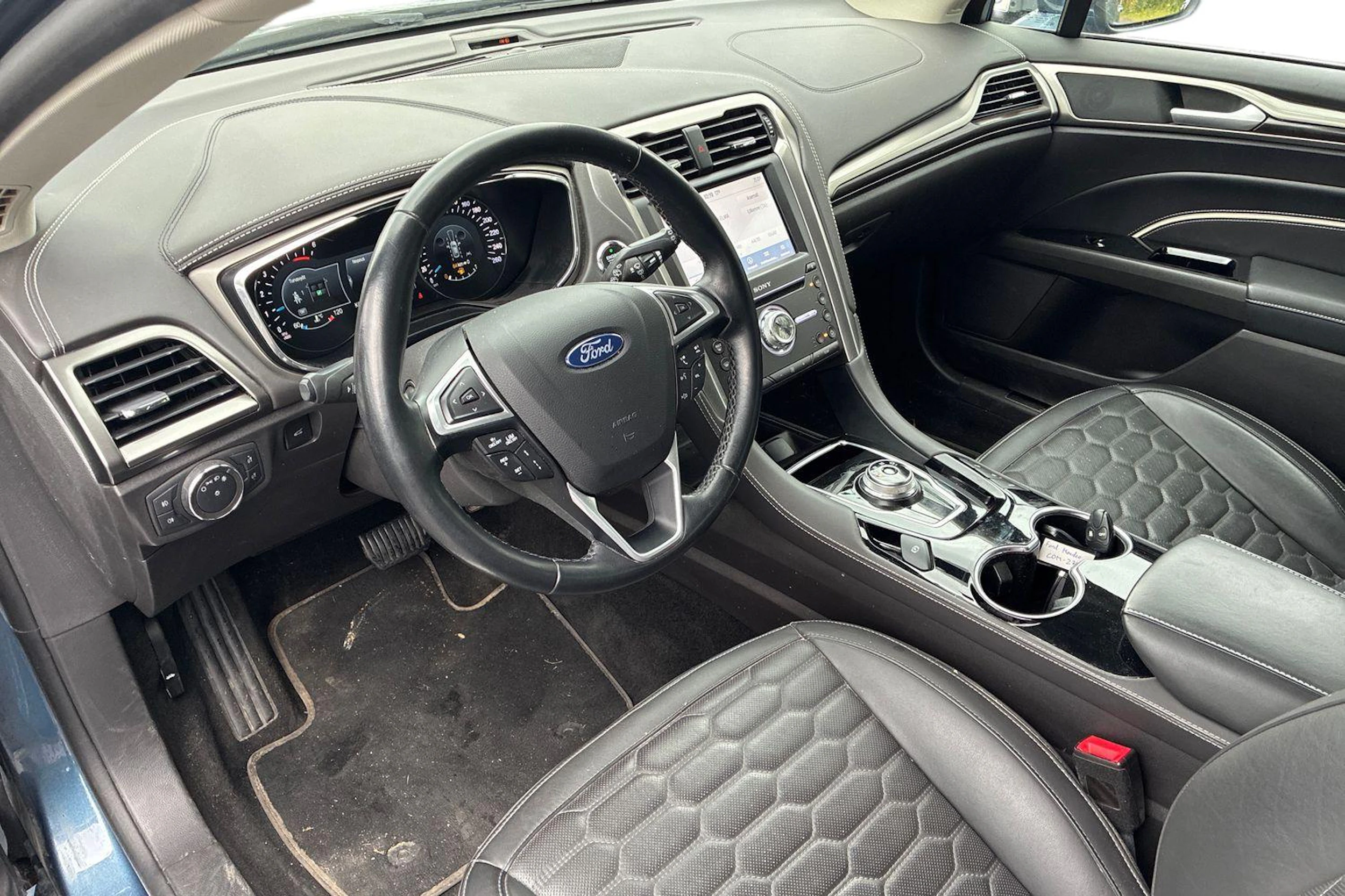 sininen Ford Mondeo 2020 kuva 3.