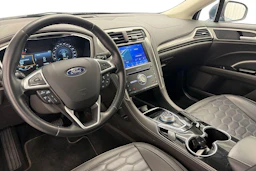 sininen Ford Mondeo 2020 kuva 6.