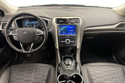sininen Ford Mondeo 2020 kuva 7.