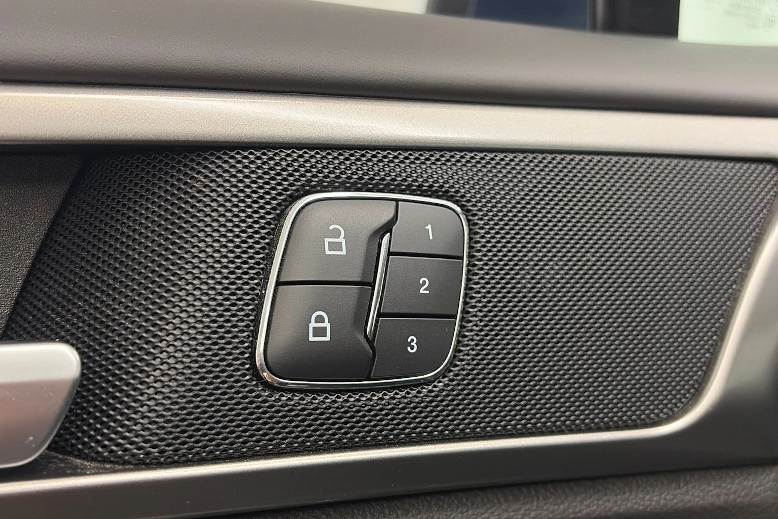 sininen Ford Mondeo 2020 kuva 14.