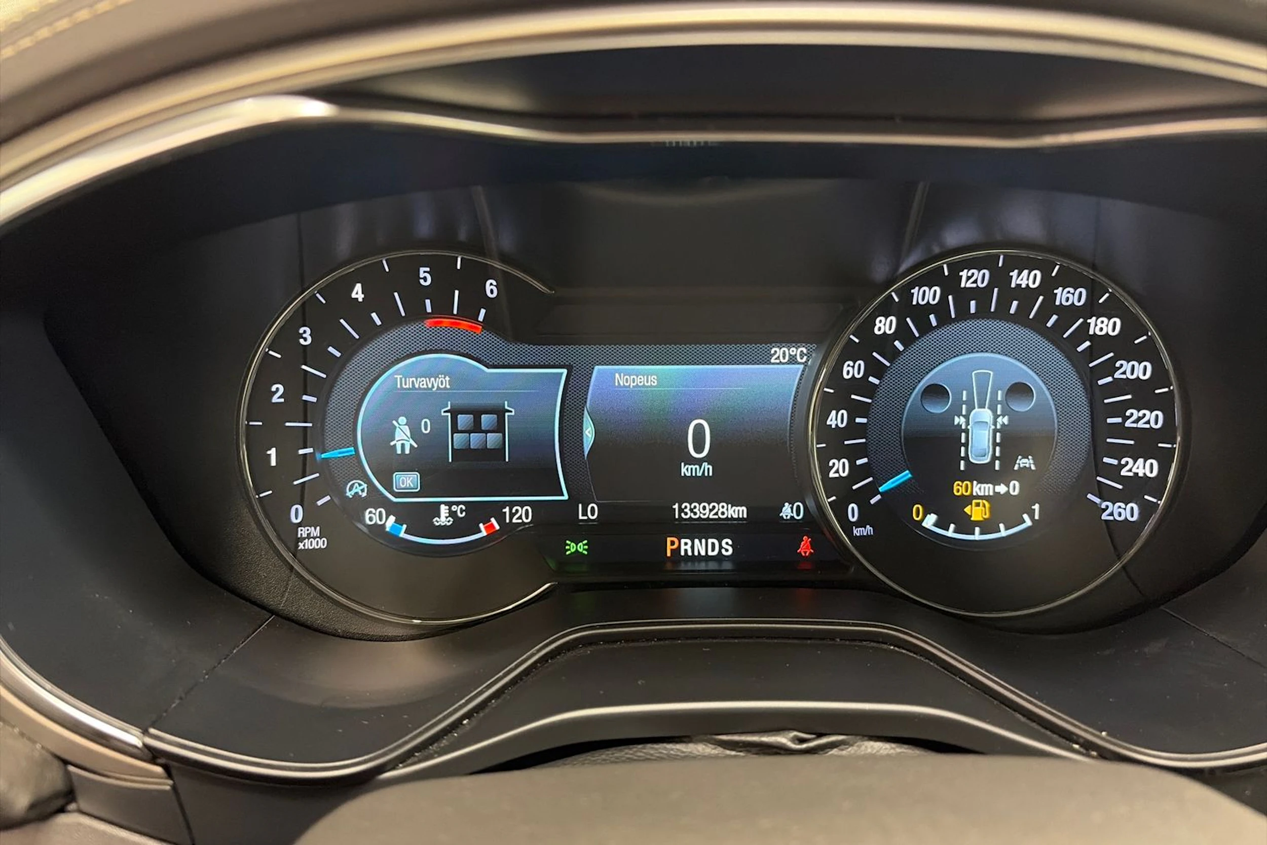 sininen Ford Mondeo 2020 kuva 16.