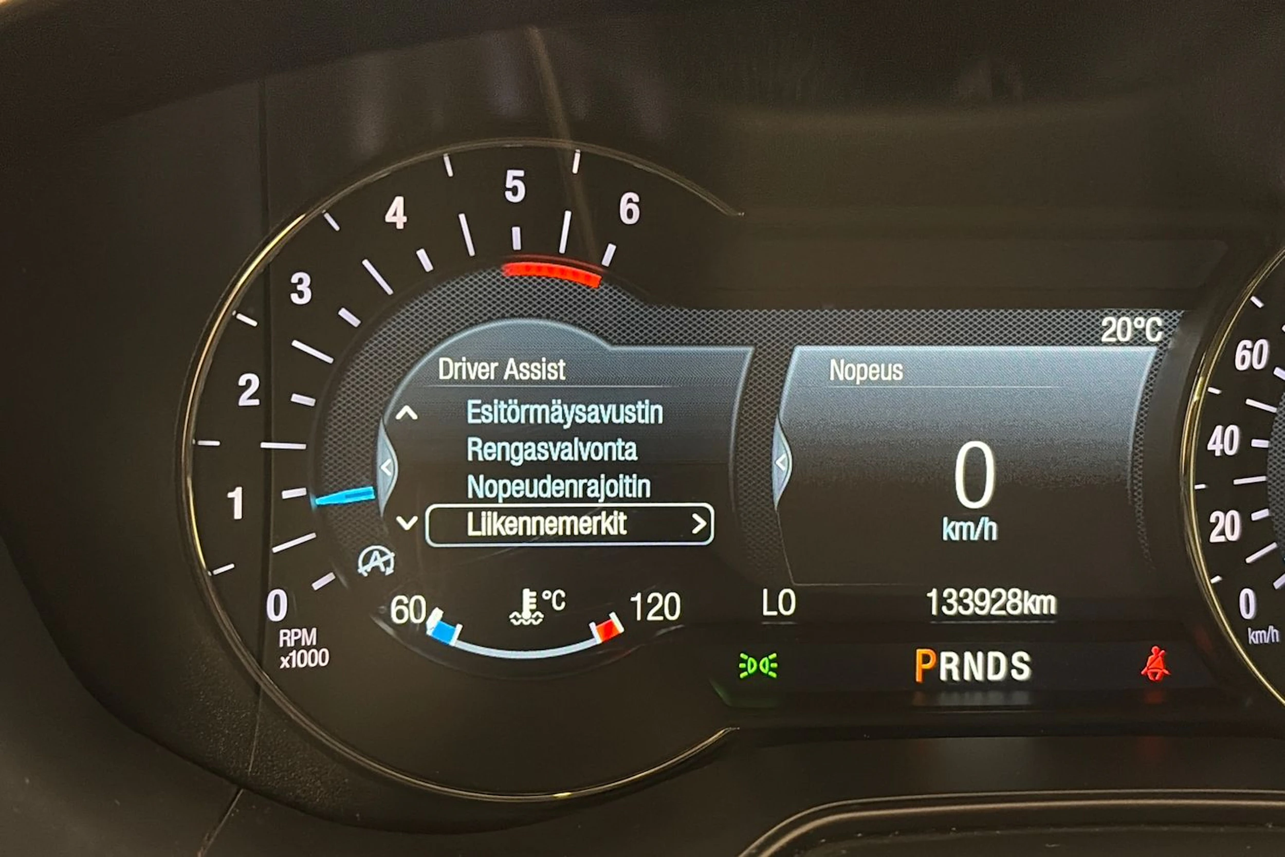 sininen Ford Mondeo 2020 kuva 23.