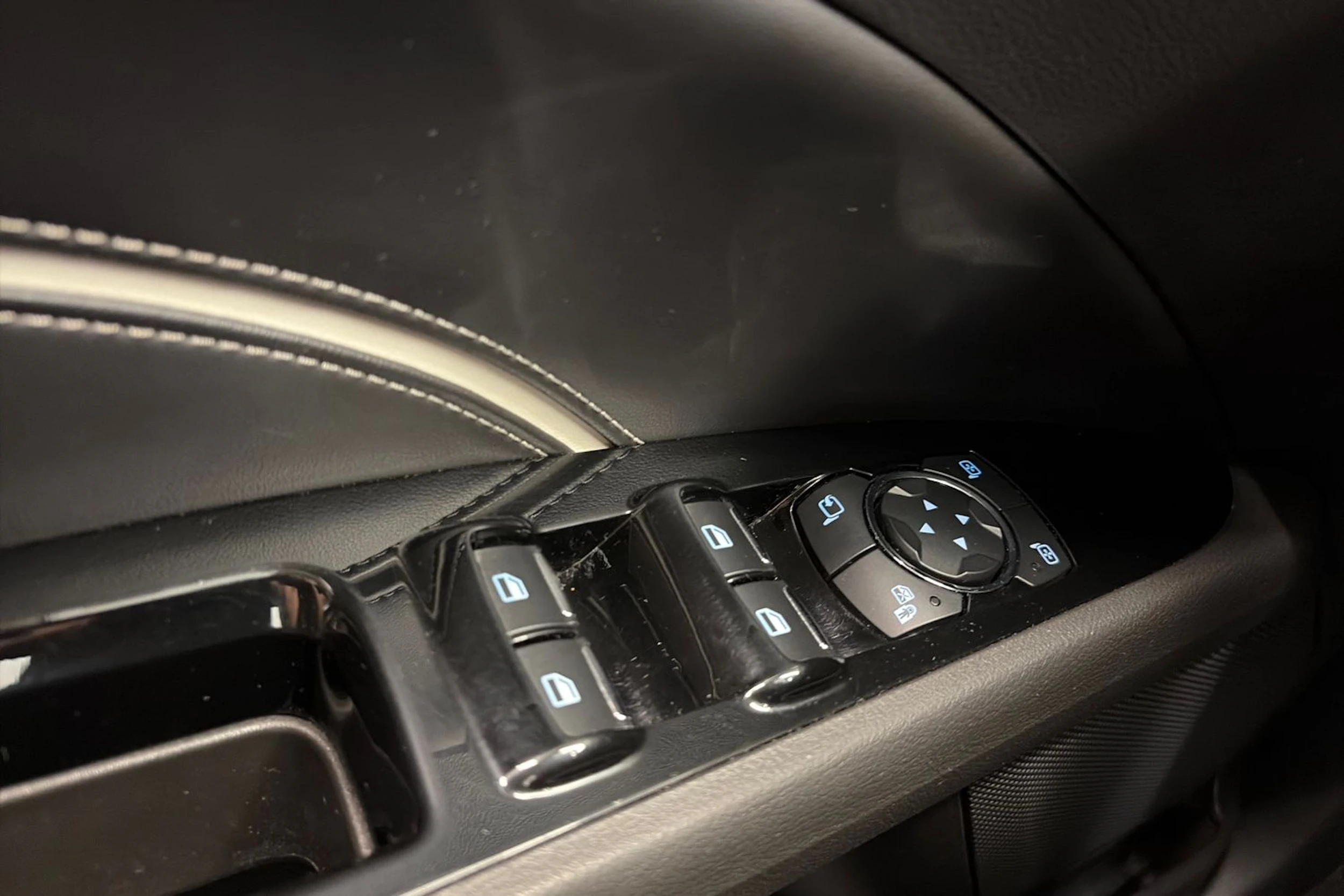 sininen Ford Mondeo 2020 kuva 29.
