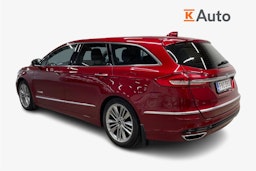 punainen Ford Mondeo 2020 kuva 2.