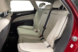 punainen Ford Mondeo 2020 kuva 8.