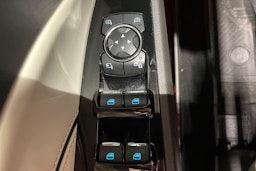 punainen Ford Mondeo 2020 kuva 20.
