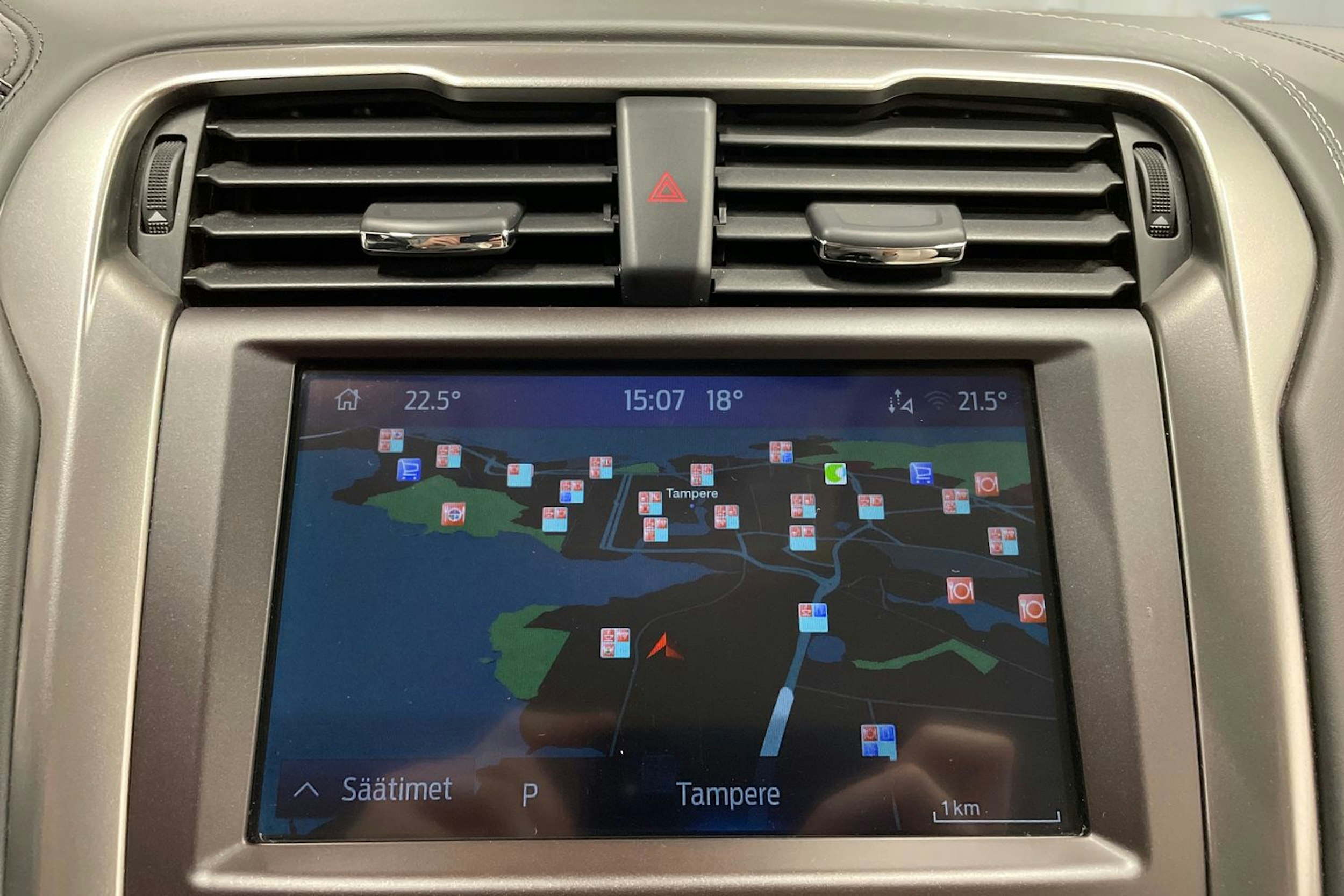 punainen Ford Mondeo 2020 kuva 29.