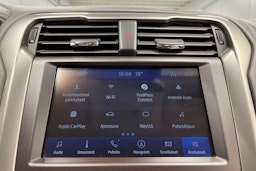 punainen Ford Mondeo 2020 kuva 31.
