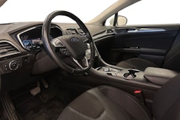 valkoinen Ford Mondeo 2020 kuva 7.