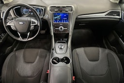 valkoinen Ford Mondeo 2020 kuva 9.