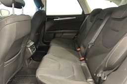 valkoinen Ford Mondeo 2020 kuva 10.