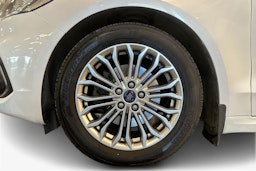 valkoinen Ford Mondeo 2020 kuva 11.