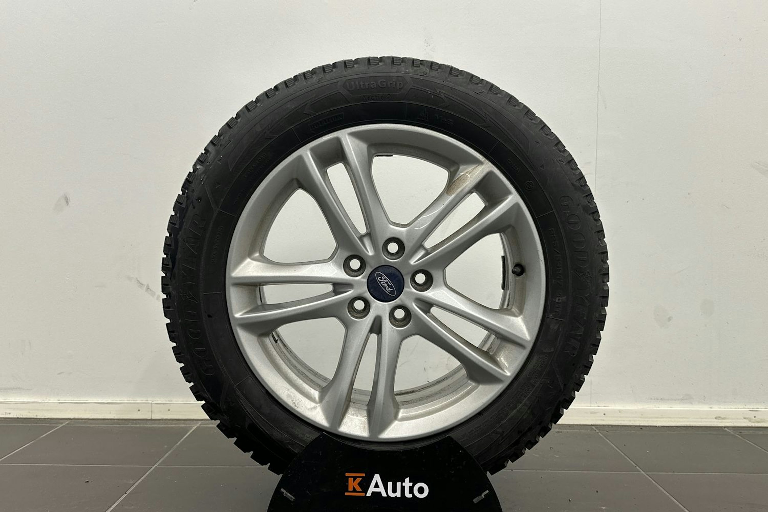 valkoinen Ford Mondeo 2020 kuva 13.