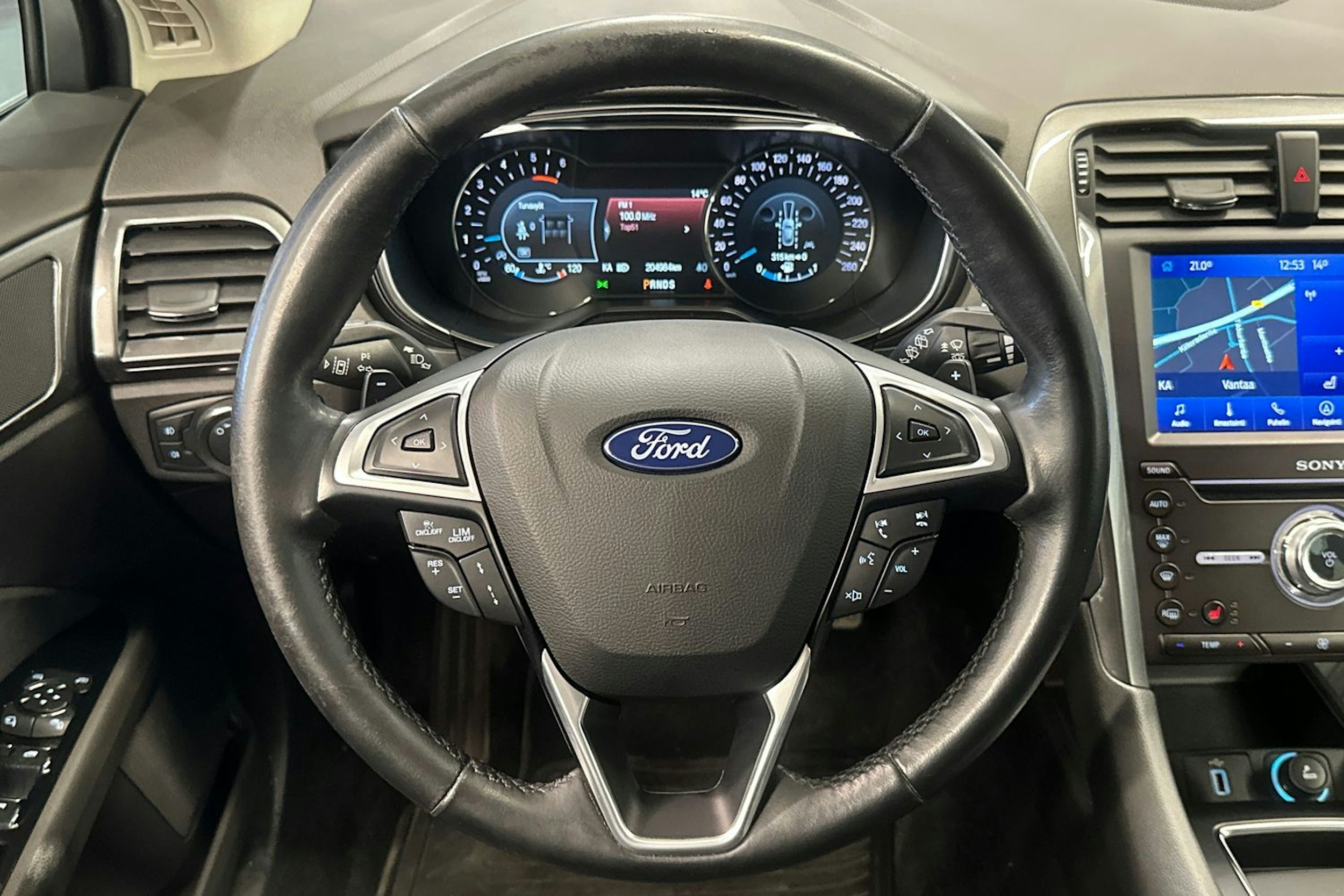 valkoinen Ford Mondeo 2020 kuva 15.
