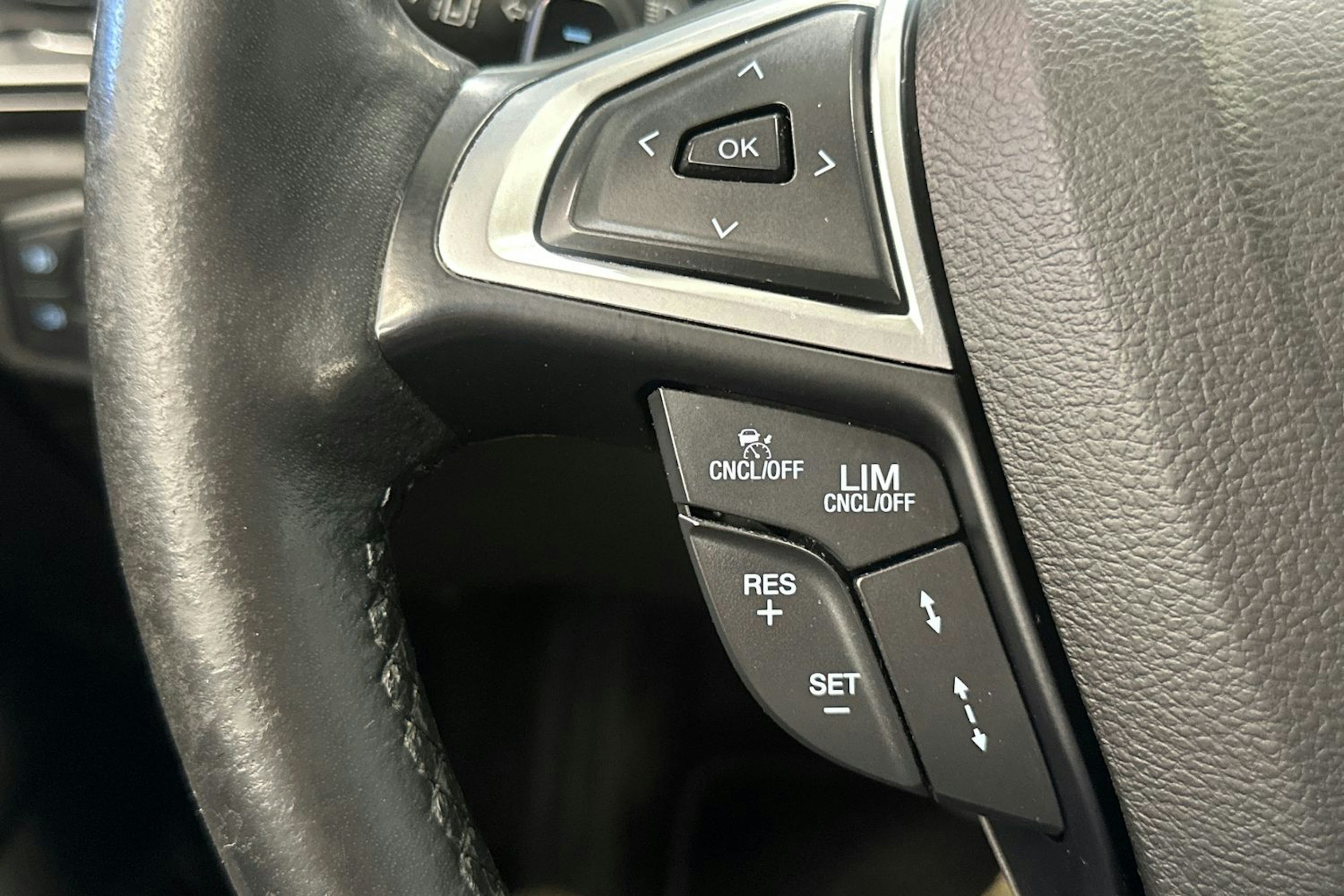 valkoinen Ford Mondeo 2020 kuva 21.