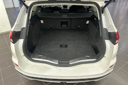 valkoinen Ford Mondeo 2020 kuva 26.