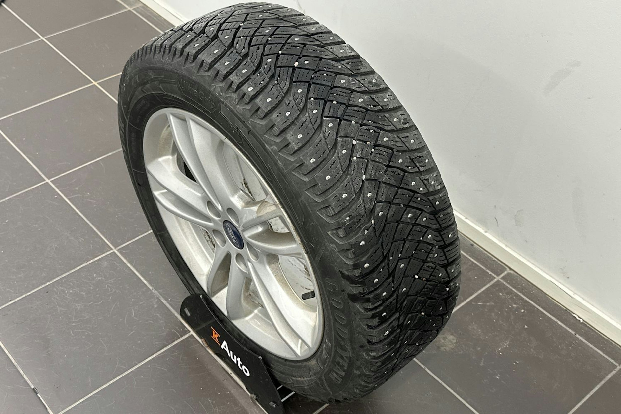 valkoinen Ford Mondeo 2020 kuva 29.