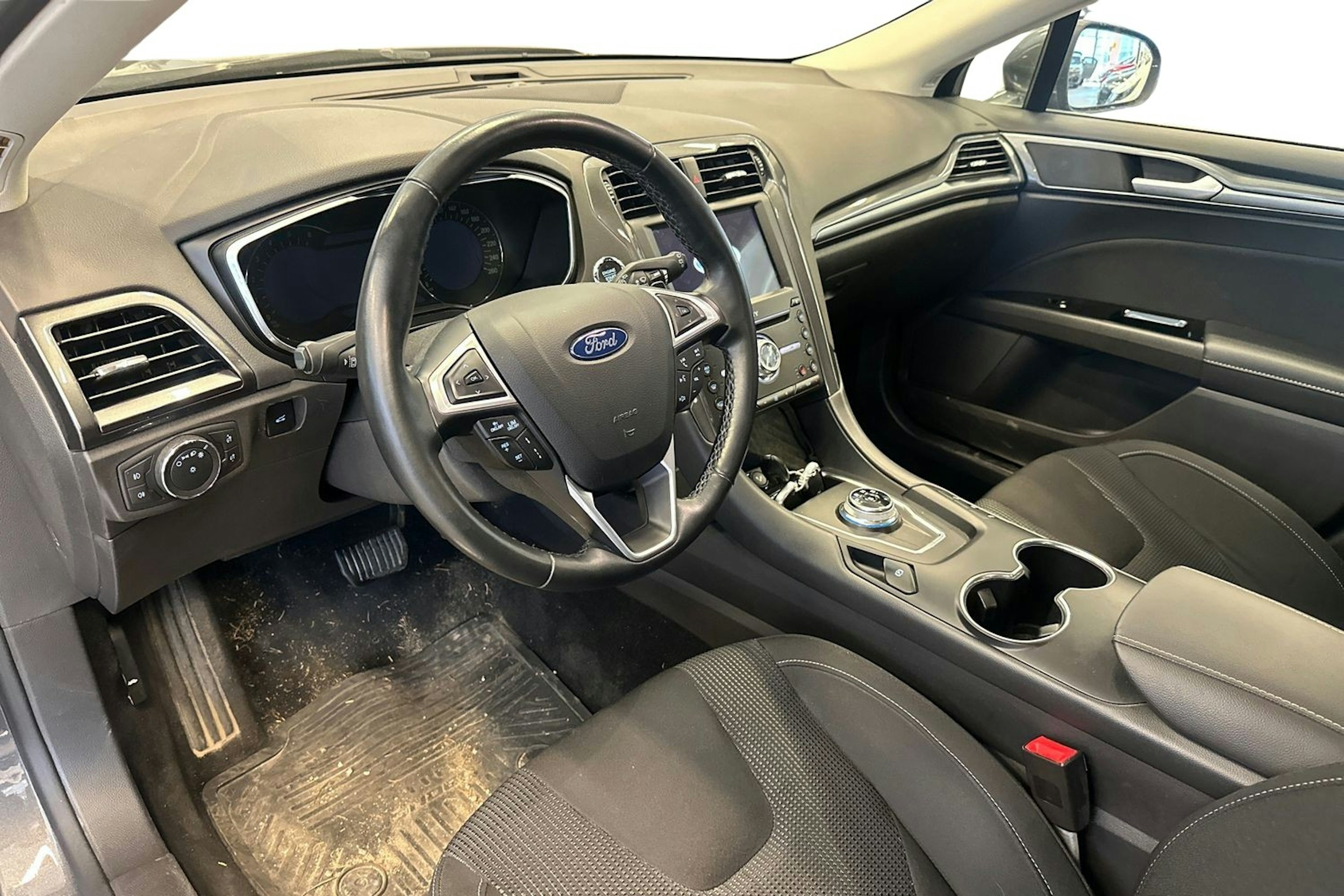 Harmaa Ford MONDEO 2021 kuva 3.