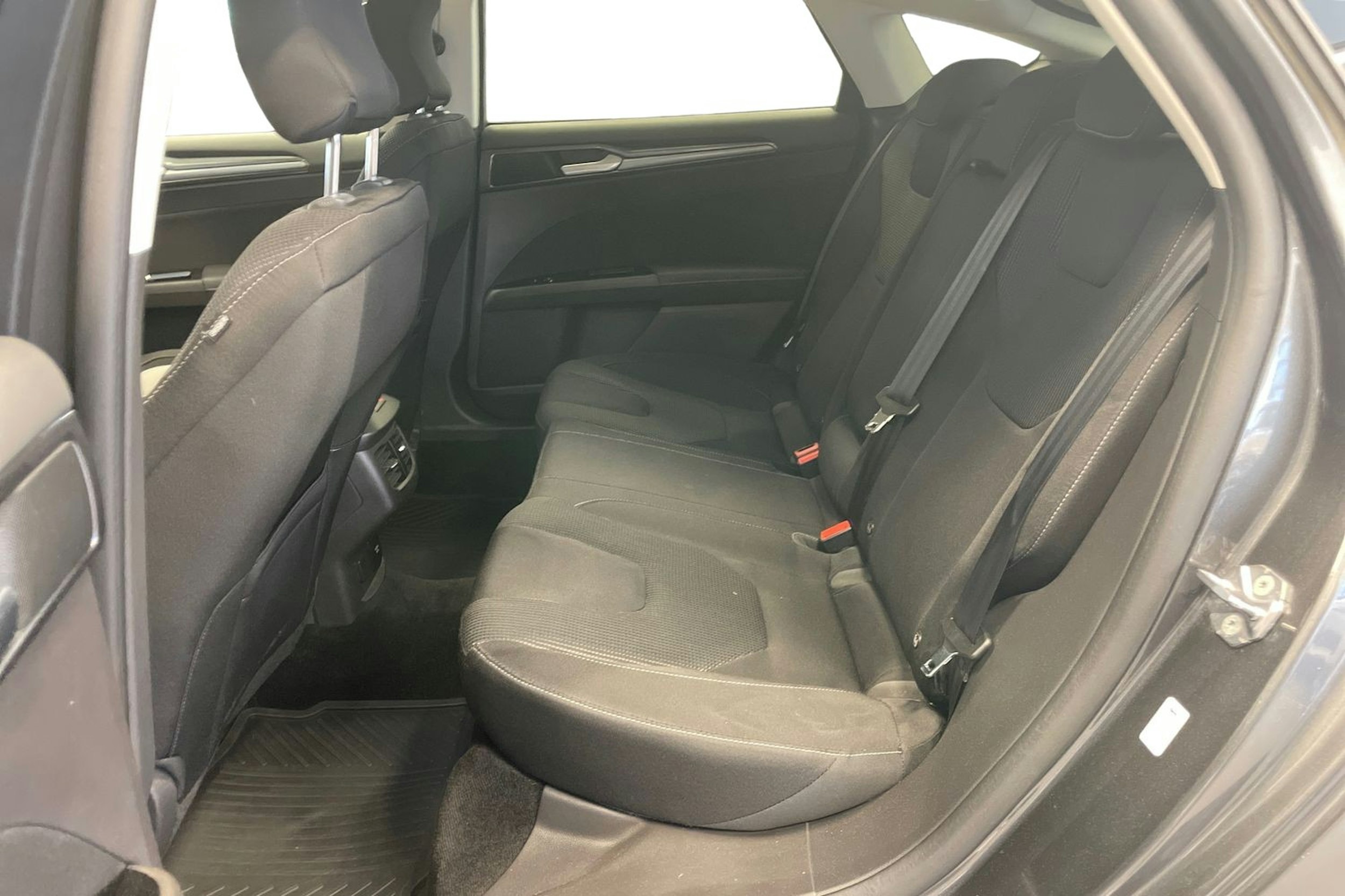 Harmaa Ford MONDEO 2021 kuva 10.