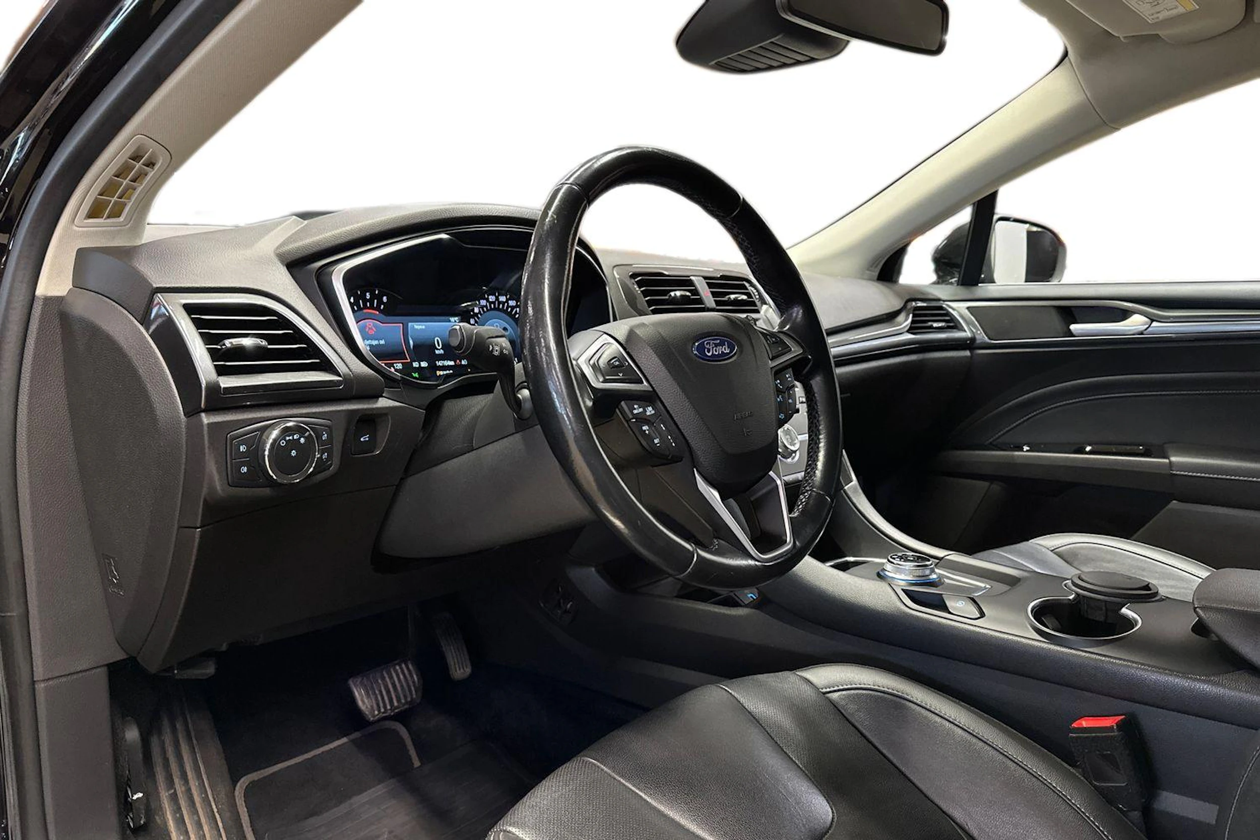 Musta Ford MONDEO 2021 kuva 6.