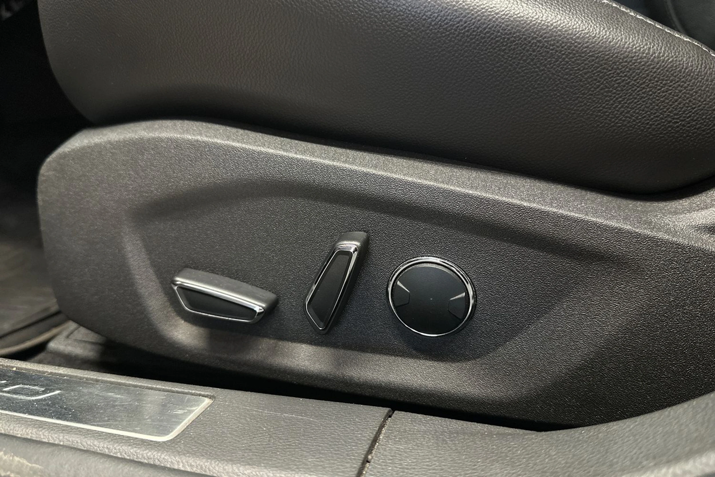 Musta Ford MONDEO 2021 kuva 14.