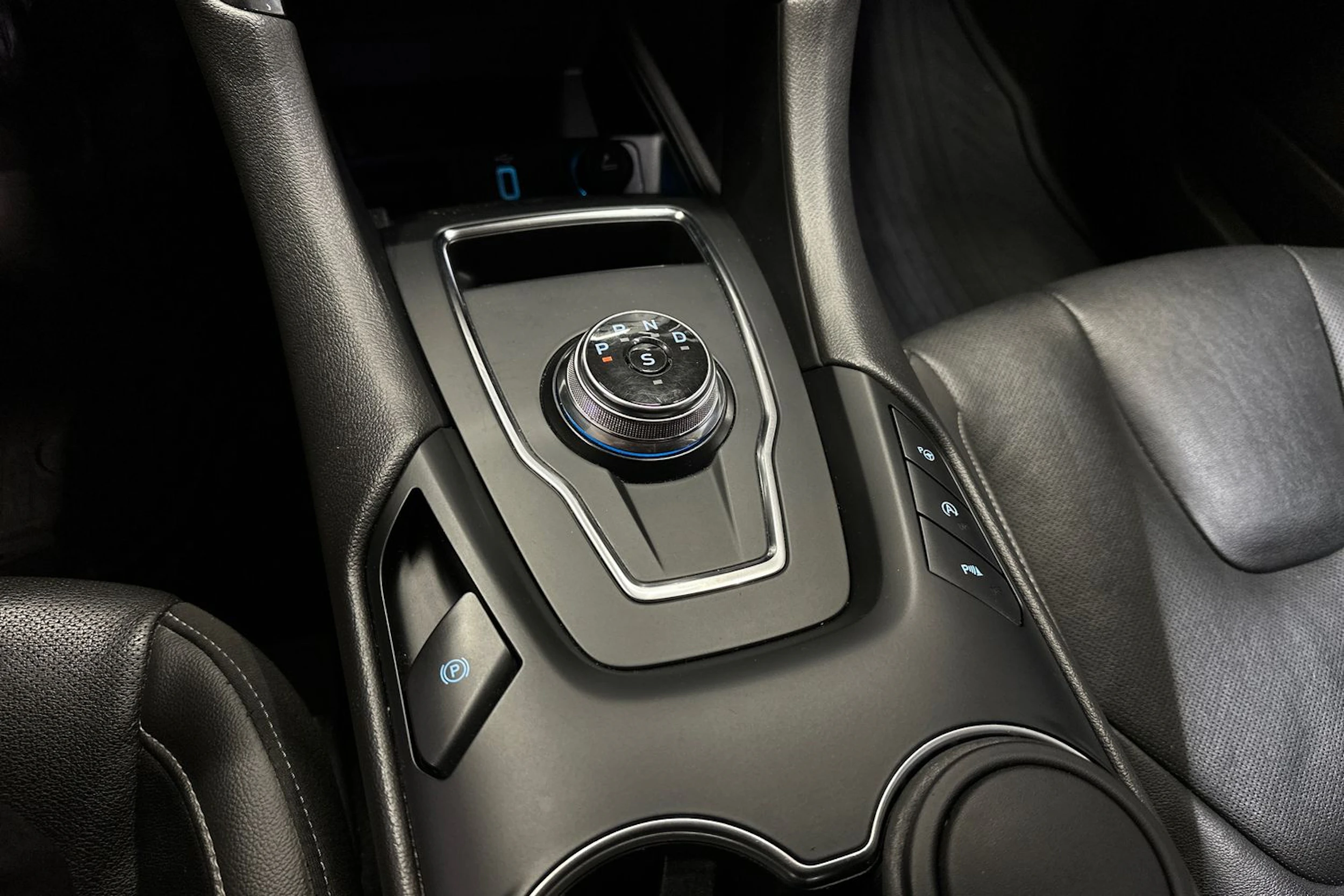 Musta Ford MONDEO 2021 kuva 20.