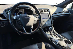 valkoinen Ford Mondeo 2021 kuva 3.