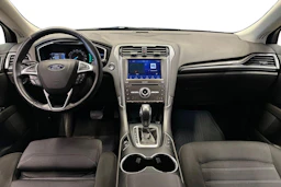 sininen Ford Mondeo 2021 kuva 9.