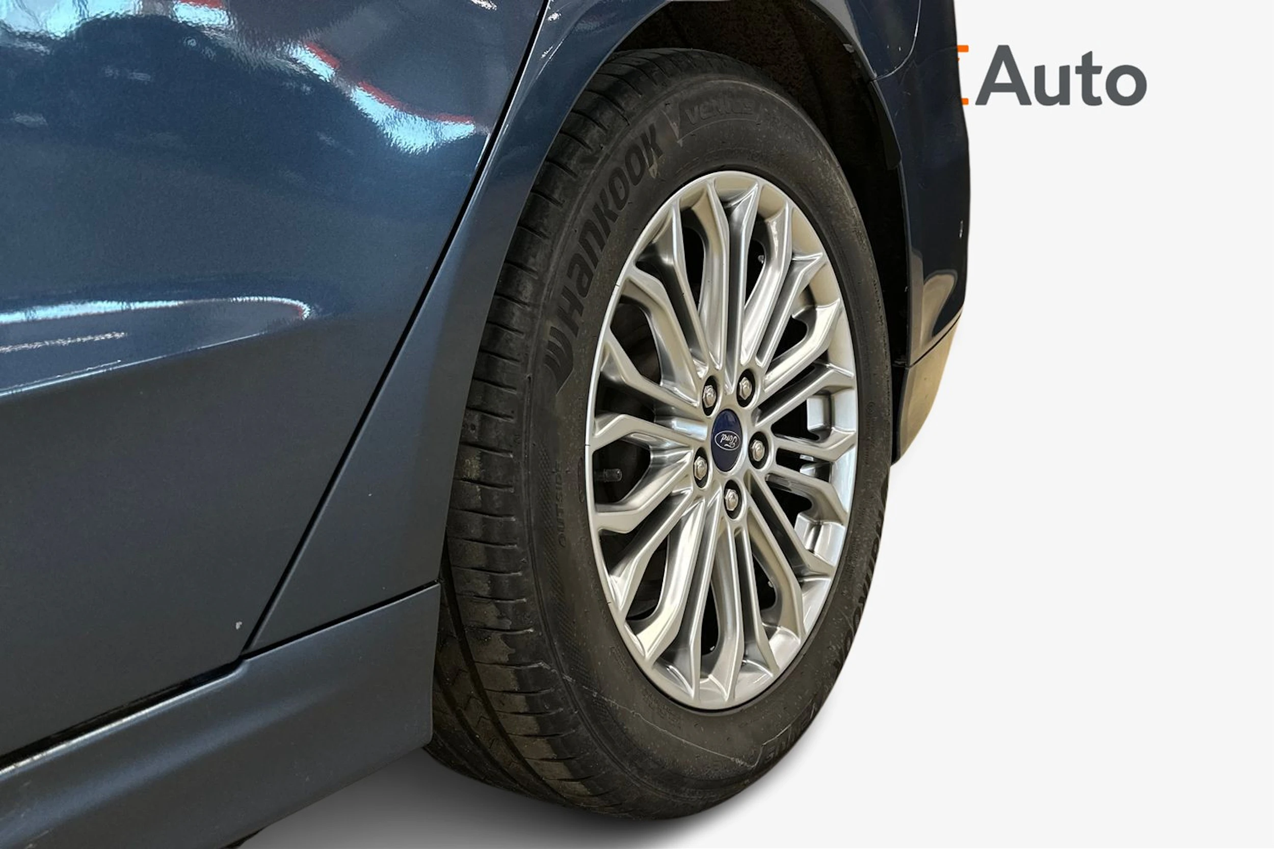 sininen Ford Mondeo 2021 kuva 12.