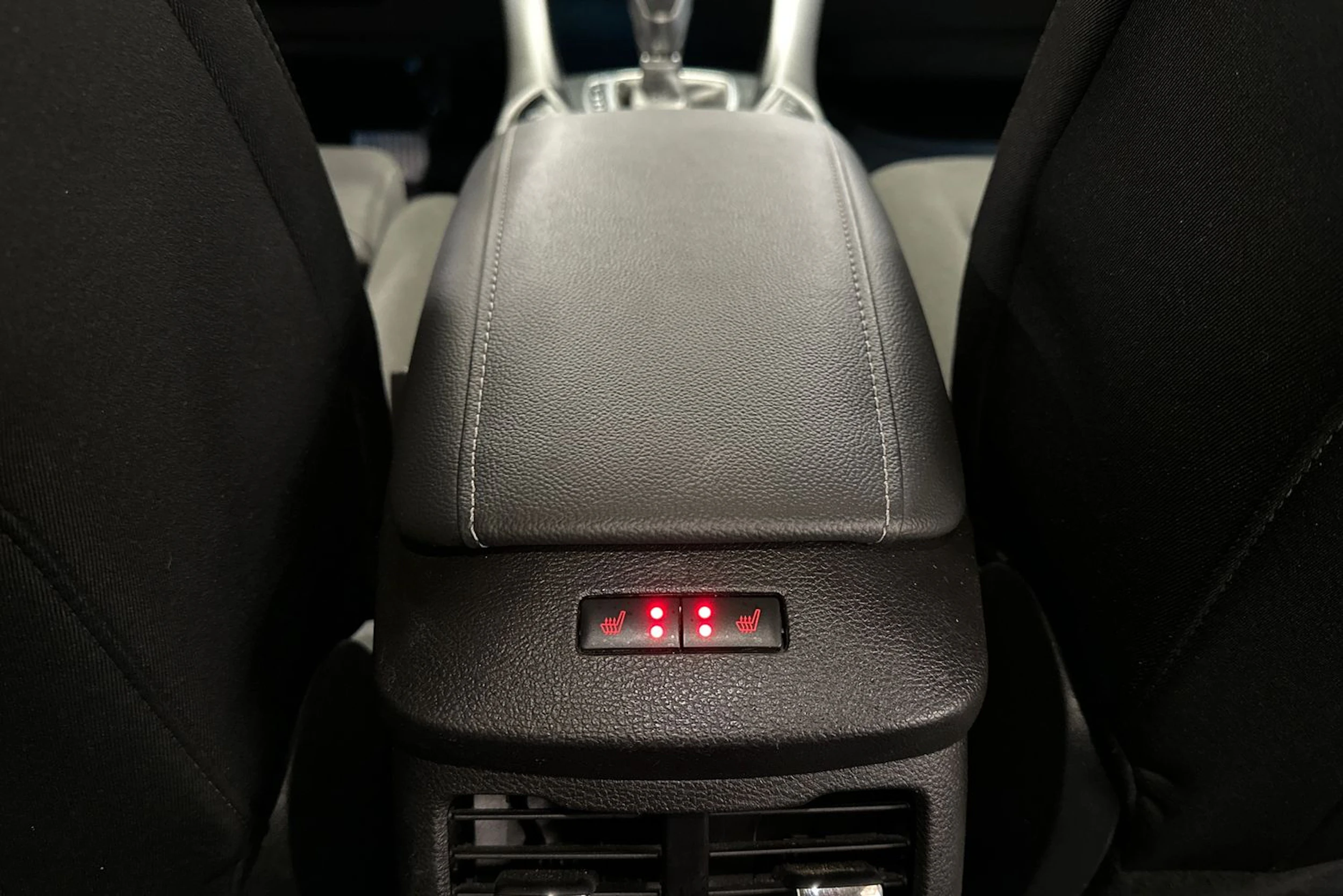 sininen Ford Mondeo 2021 kuva 16.