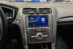 sininen Ford Mondeo 2021 kuva 22.