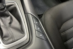 sininen Ford Mondeo 2021 kuva 23.