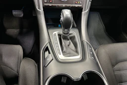 sininen Ford Mondeo 2021 kuva 24.