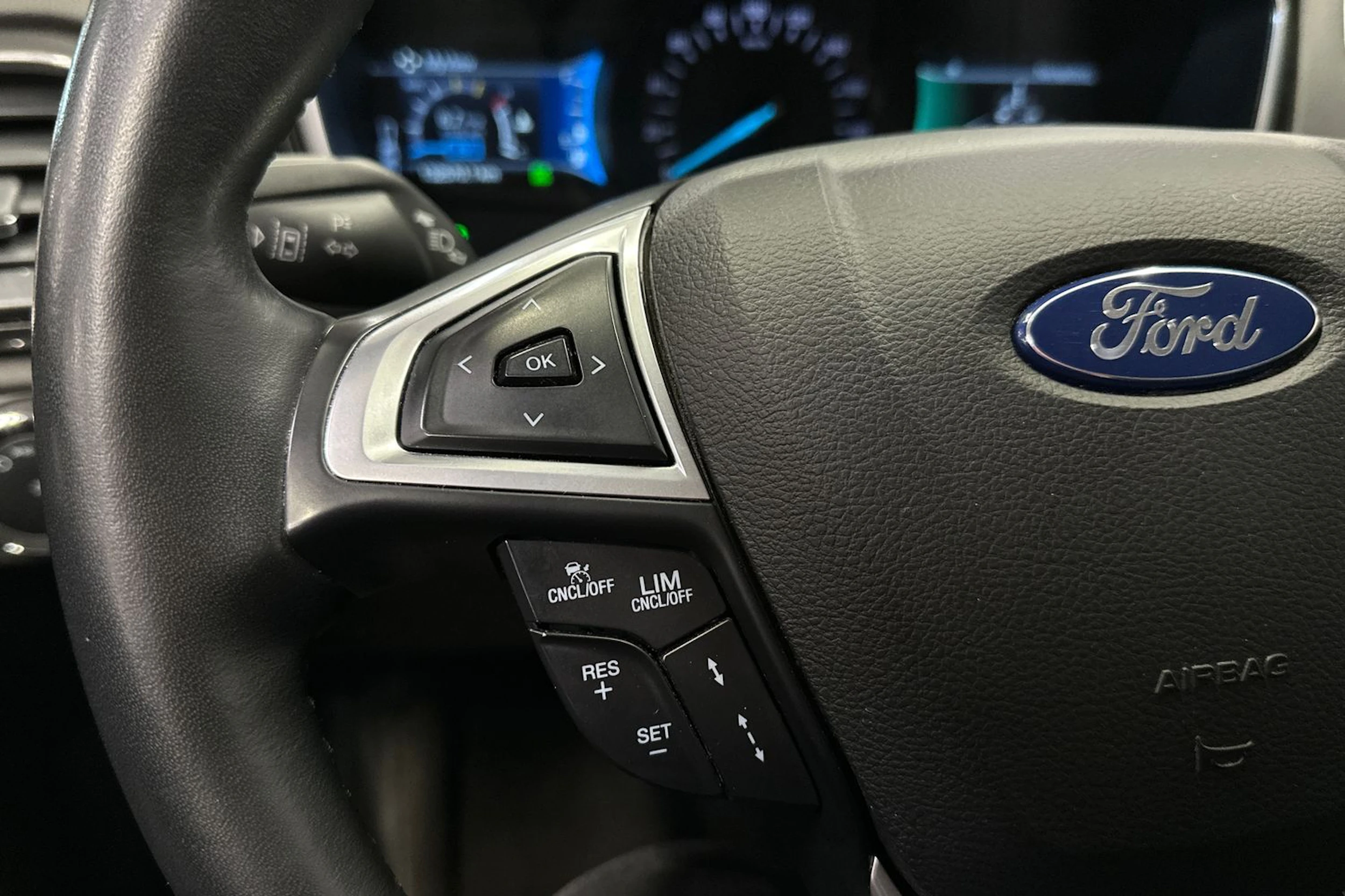 sininen Ford Mondeo 2021 kuva 26.